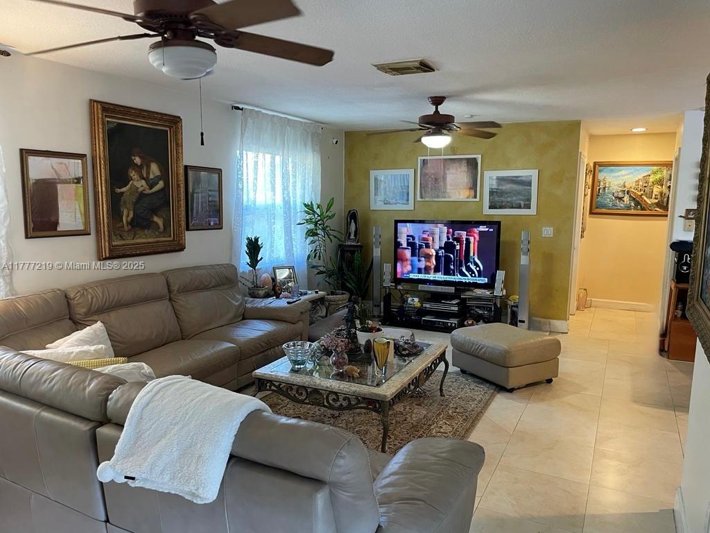 THE MANSIONS AT SUNSET 1S - Residential