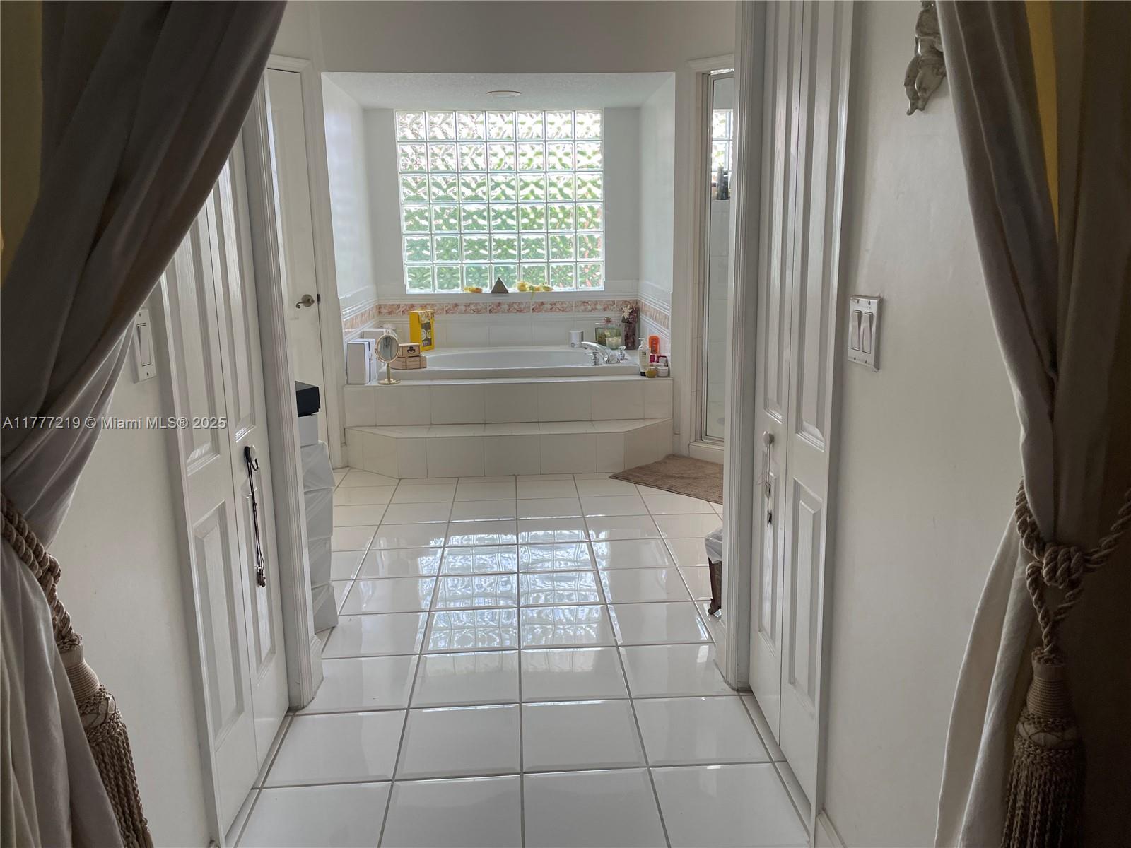 THE MANSIONS AT SUNSET 1S - Residential