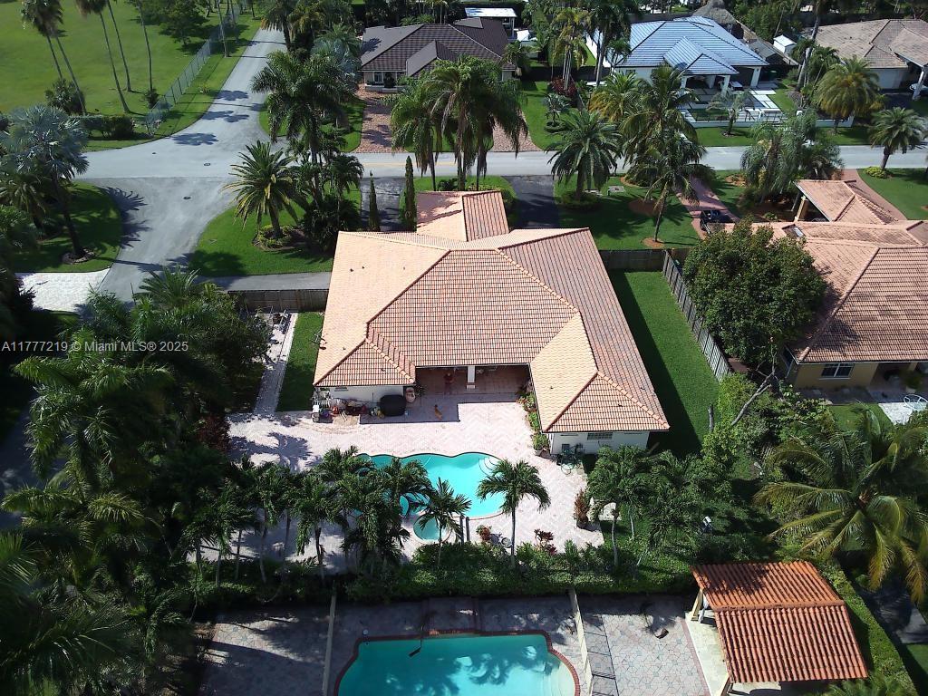 THE MANSIONS AT SUNSET 1S - Residential