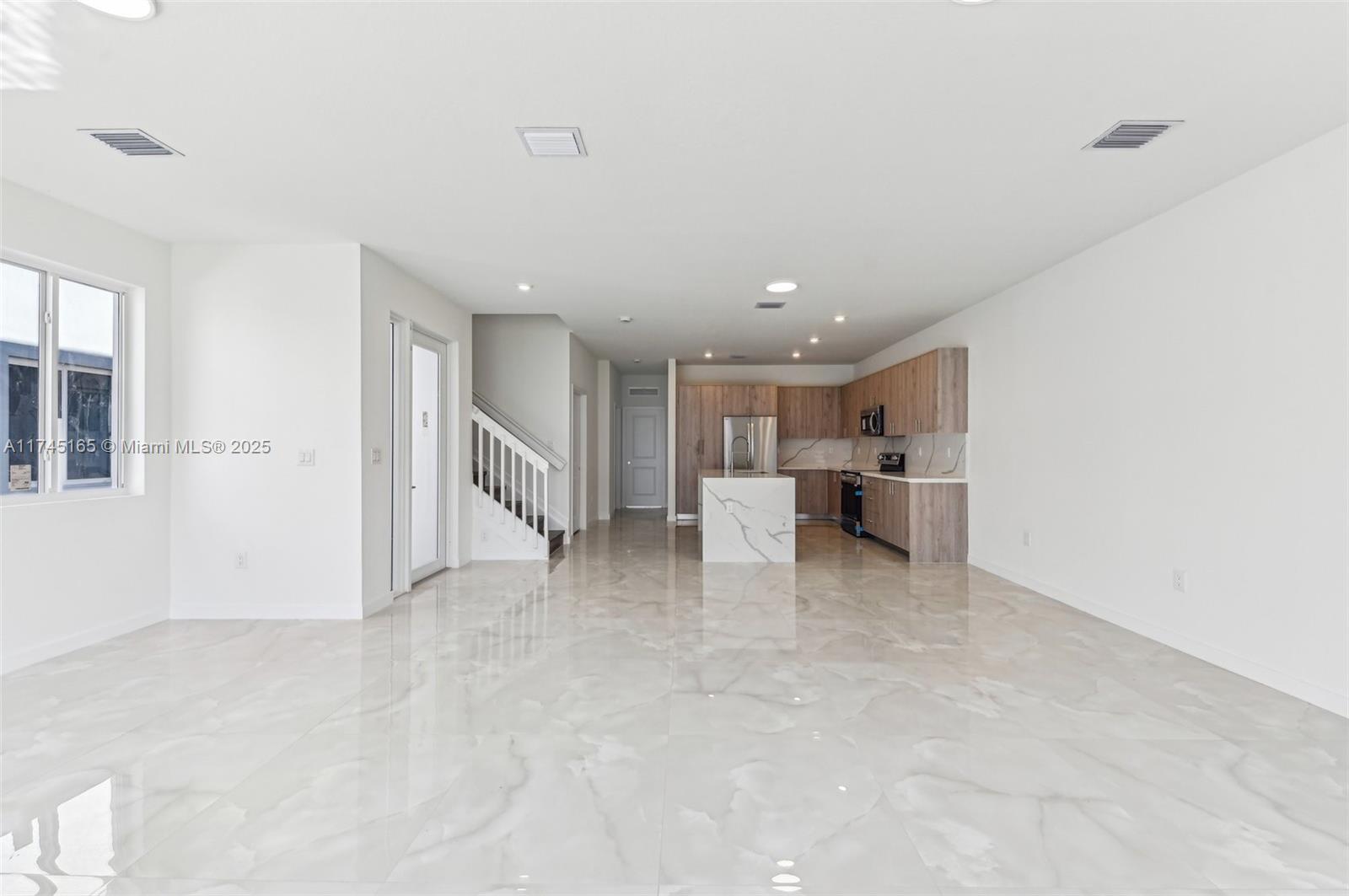 22445 SW 125 Ave, Miami, FL, 33170/$661,990 2 22445 SW 125 Ave