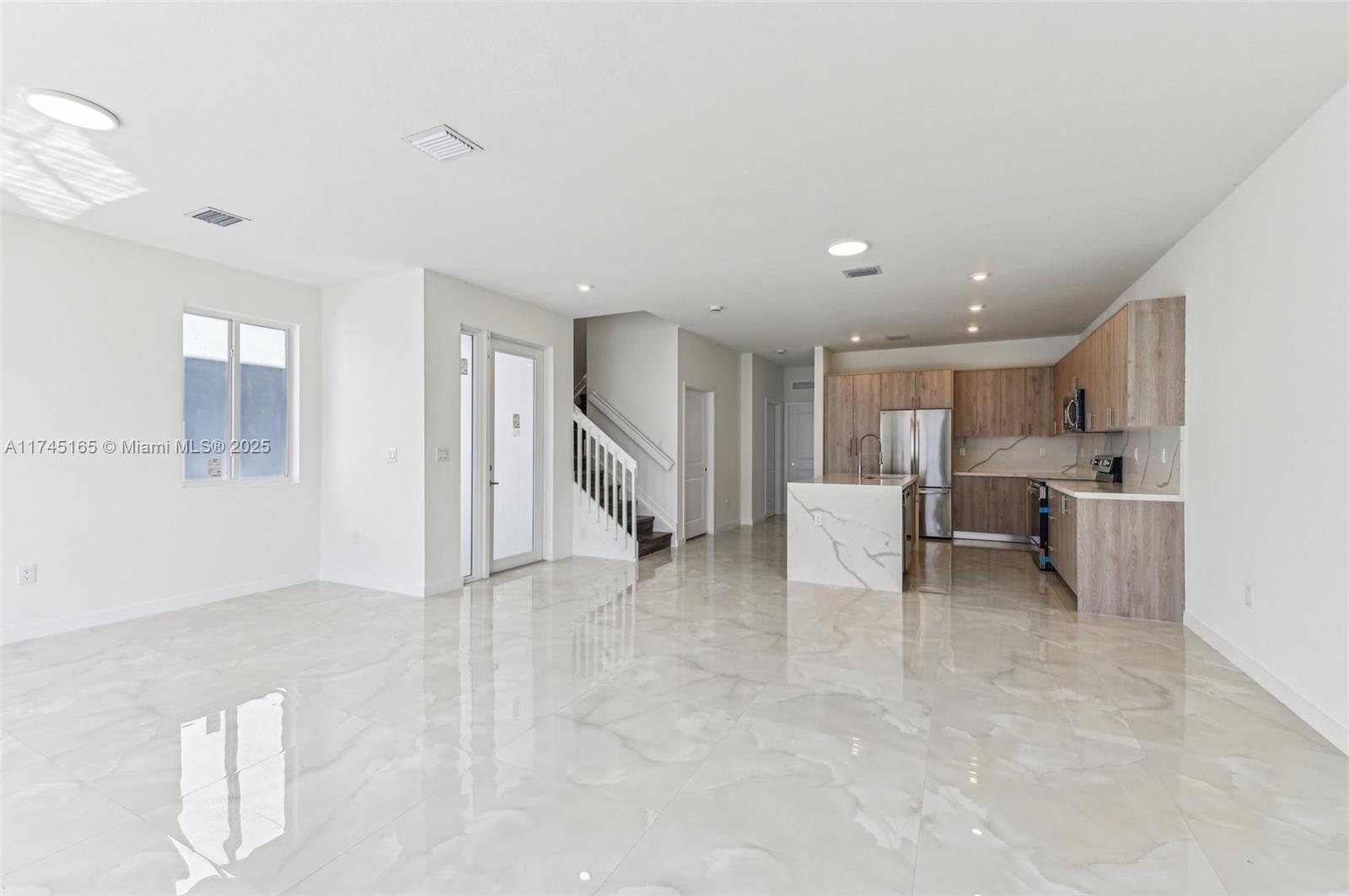 22445 SW 125 Ave, Miami, FL, 33170/$661,990 3 22445 SW 125 Ave