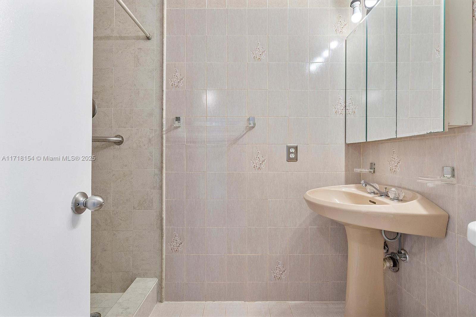 WESTLAND-EDEN CONDO I - Residential