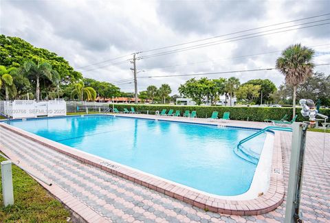 8521 NW 57th Ct Tamarac FL 33321