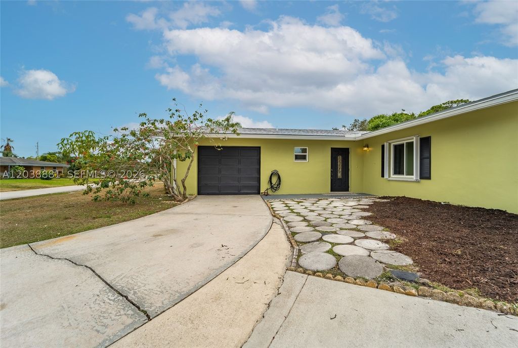 Photo of 607 N Coconut Ave N #607, Port St Lucie, FL 34952 (MLS # A12038881)