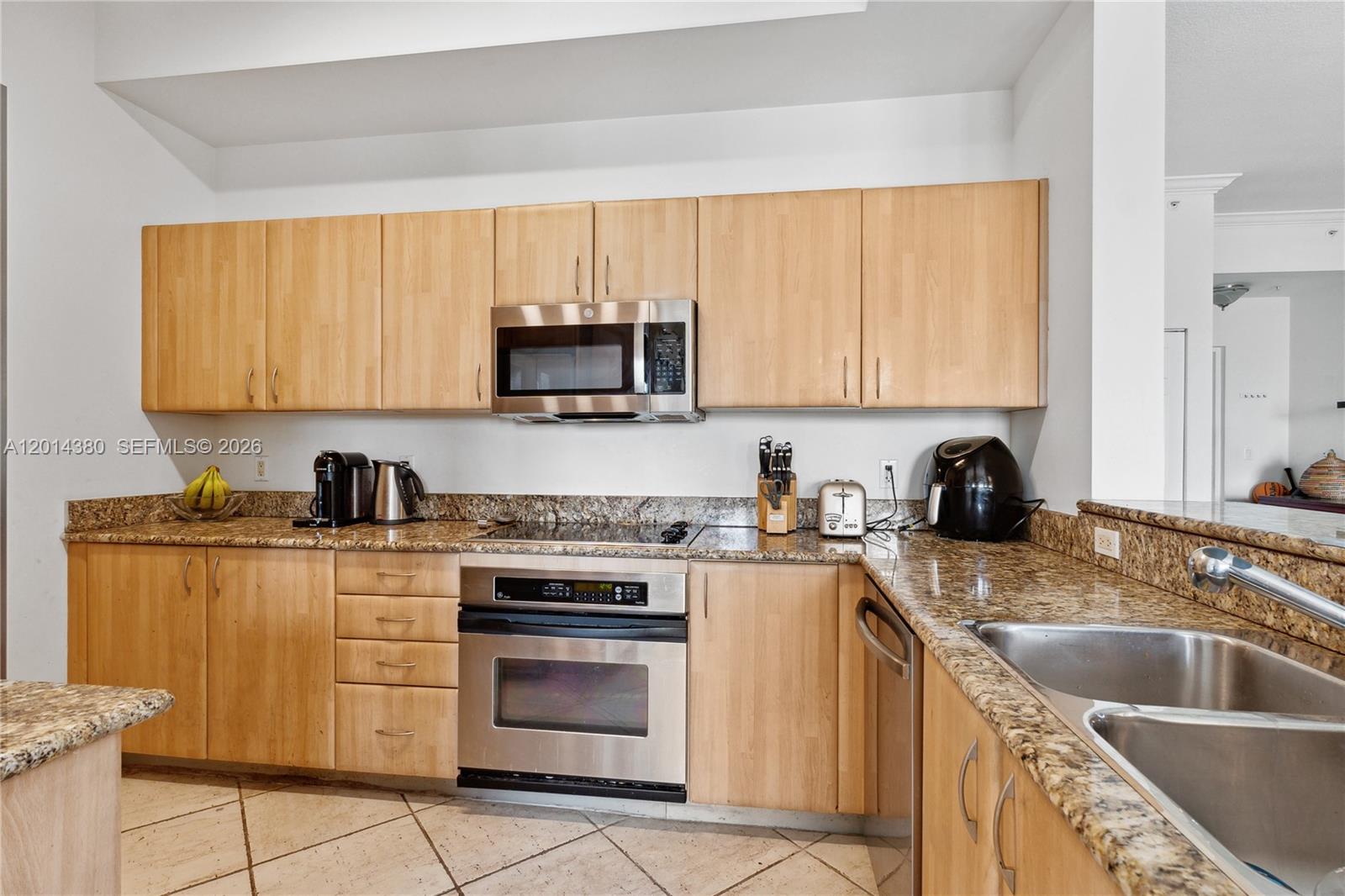 THE COURTS AT SOUTH BEACH - Residential Lease