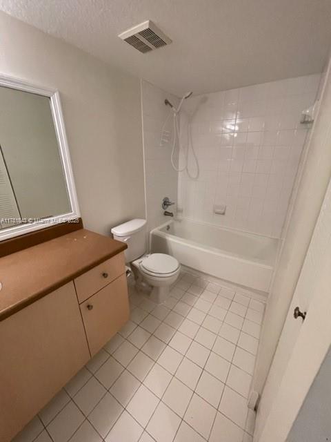 EMERALD ISLE AT LAGUNA LA - Residential Lease