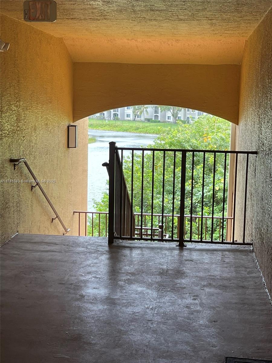EMERALD ISLE AT LAGUNA LA - Residential Lease