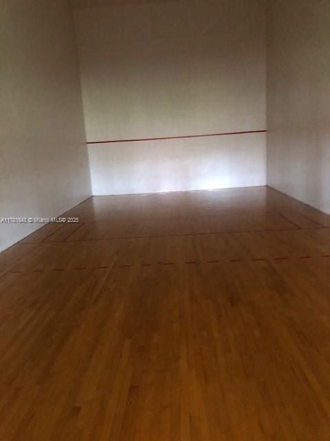 EMERALD ISLE AT LAGUNA LA - Residential Lease