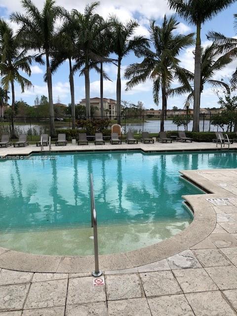 EMERALD ISLE AT LAGUNA LA - Residential Lease