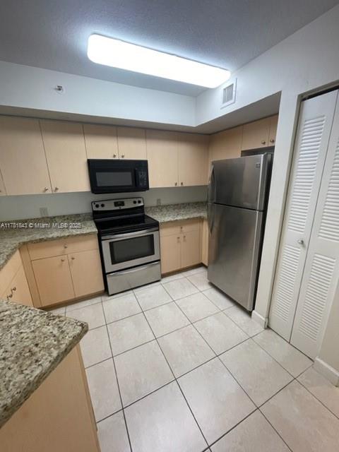 EMERALD ISLE AT LAGUNA LA - Residential Lease