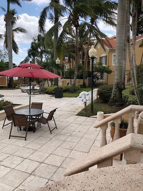 EMERALD ISLE AT LAGUNA LA - Residential Lease