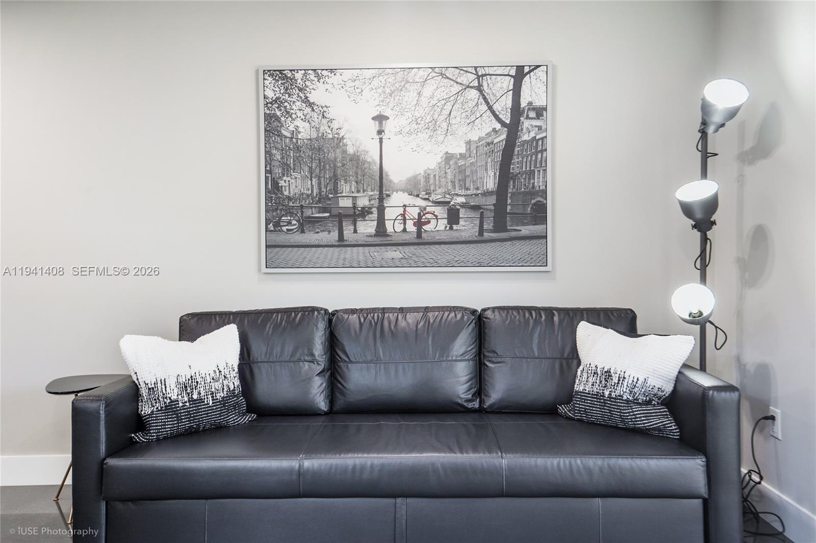 CRESTWOOD - Residential Lease