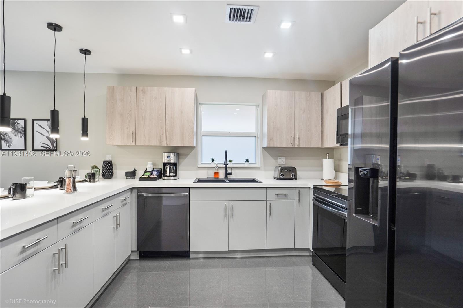 CRESTWOOD - Residential Lease