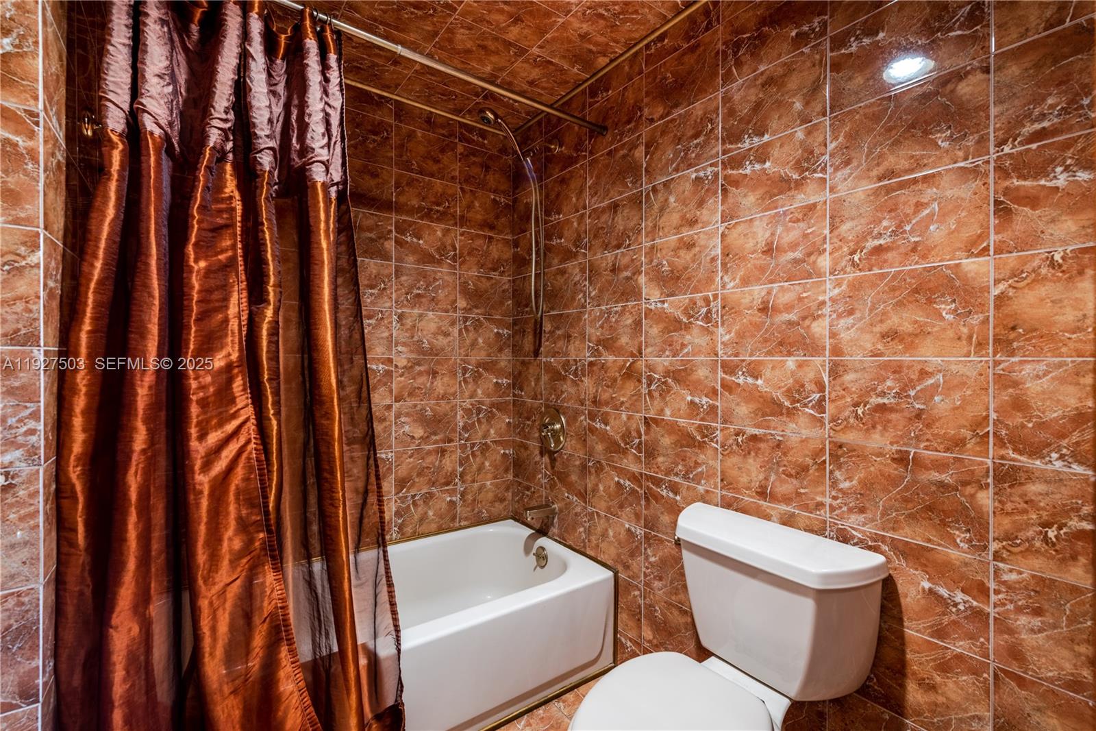 THE YACHT CLUB AT AVENTUR - Residential Lease