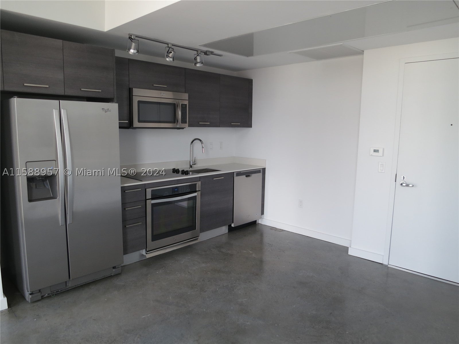 151 SE 1 St 1704