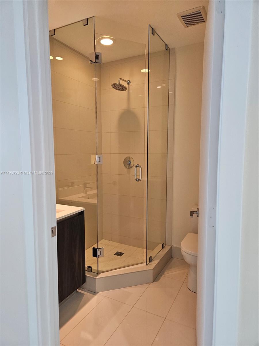 GRAN PARAISO CONDO - Residential Lease