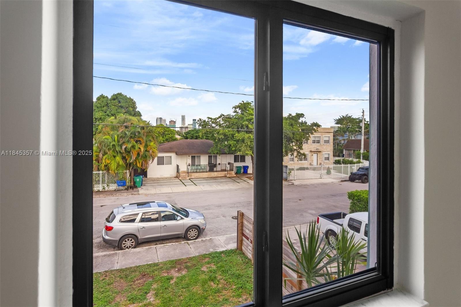 ROSWELL GREENS - Residential Lease