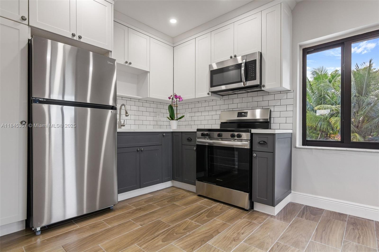 ROSWELL GREENS - Residential Lease