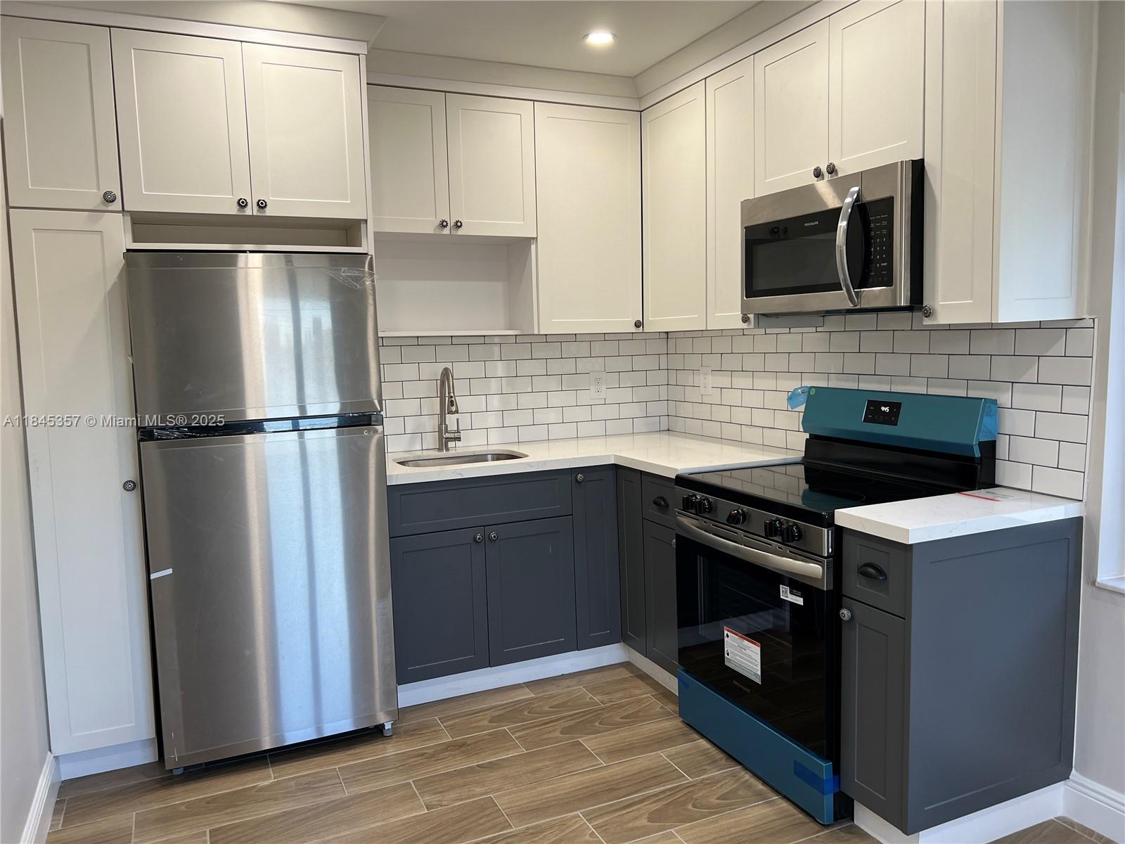 ROSWELL GREENS - Residential Lease