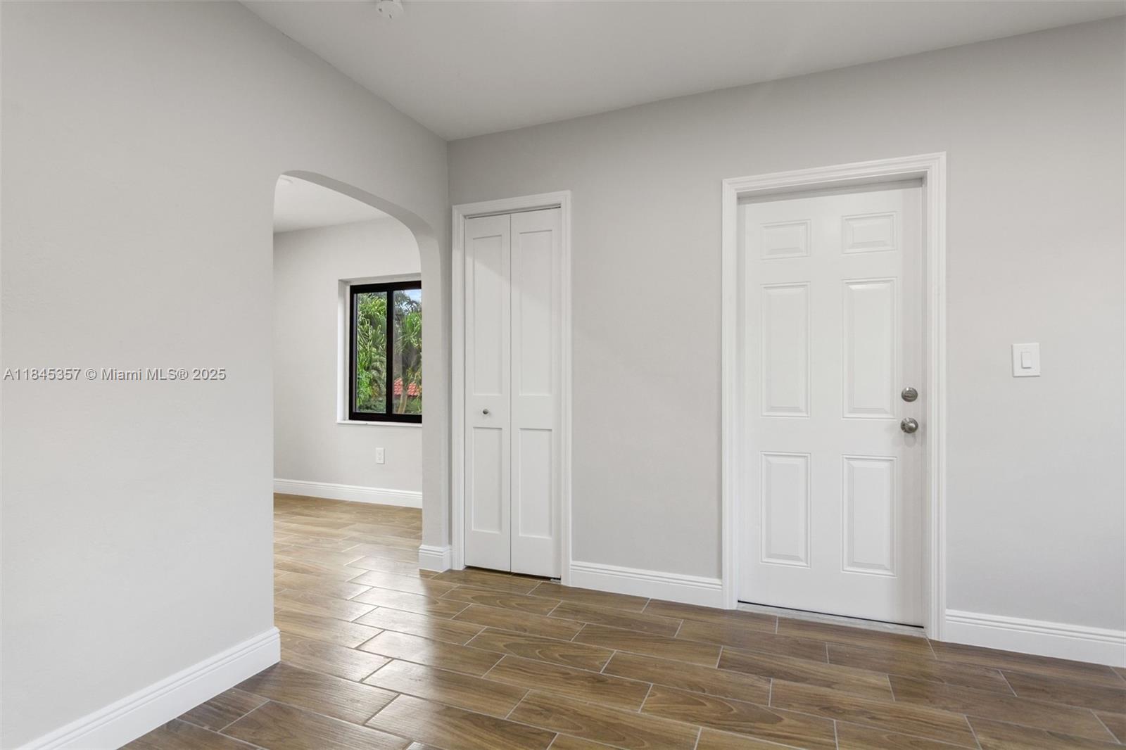 ROSWELL GREENS - Residential Lease