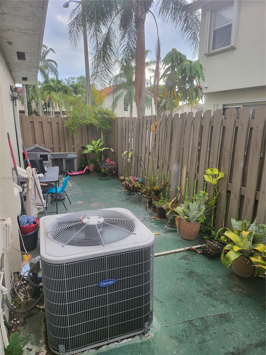 PEMBROKE POINTE - Residential