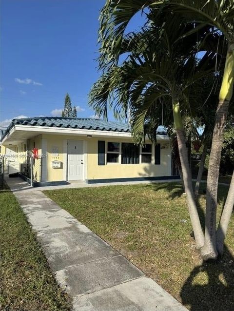 1945 NE 171st St 2 North Miami Beach FL 33162