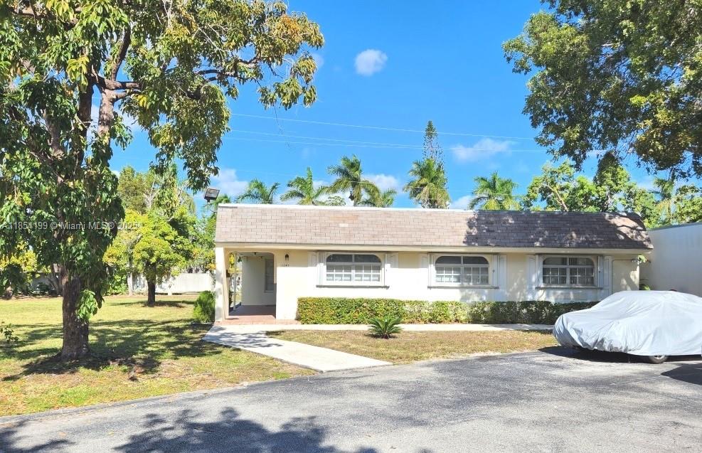 Light, Bright, Spacious and smartly updated 2BR/2BA villa style condo. This unit offers privacy like a single family with plenty of green lawn out your front door. Big updated kitchen, living room, large Florida room and its own laundry area with a full sized washer & dryer. Nestled in the Green Hills Park West community, which offers easy access to restaurants, shops, highways and entertainment, all while providing a serene getaway from the day to day grind. The community has a pool, tennis courts, and an exercise room. Leasing is limited - currently there is a wait list. See it and appreciate all it has to offer. Owner says he will consider financing with no MI.