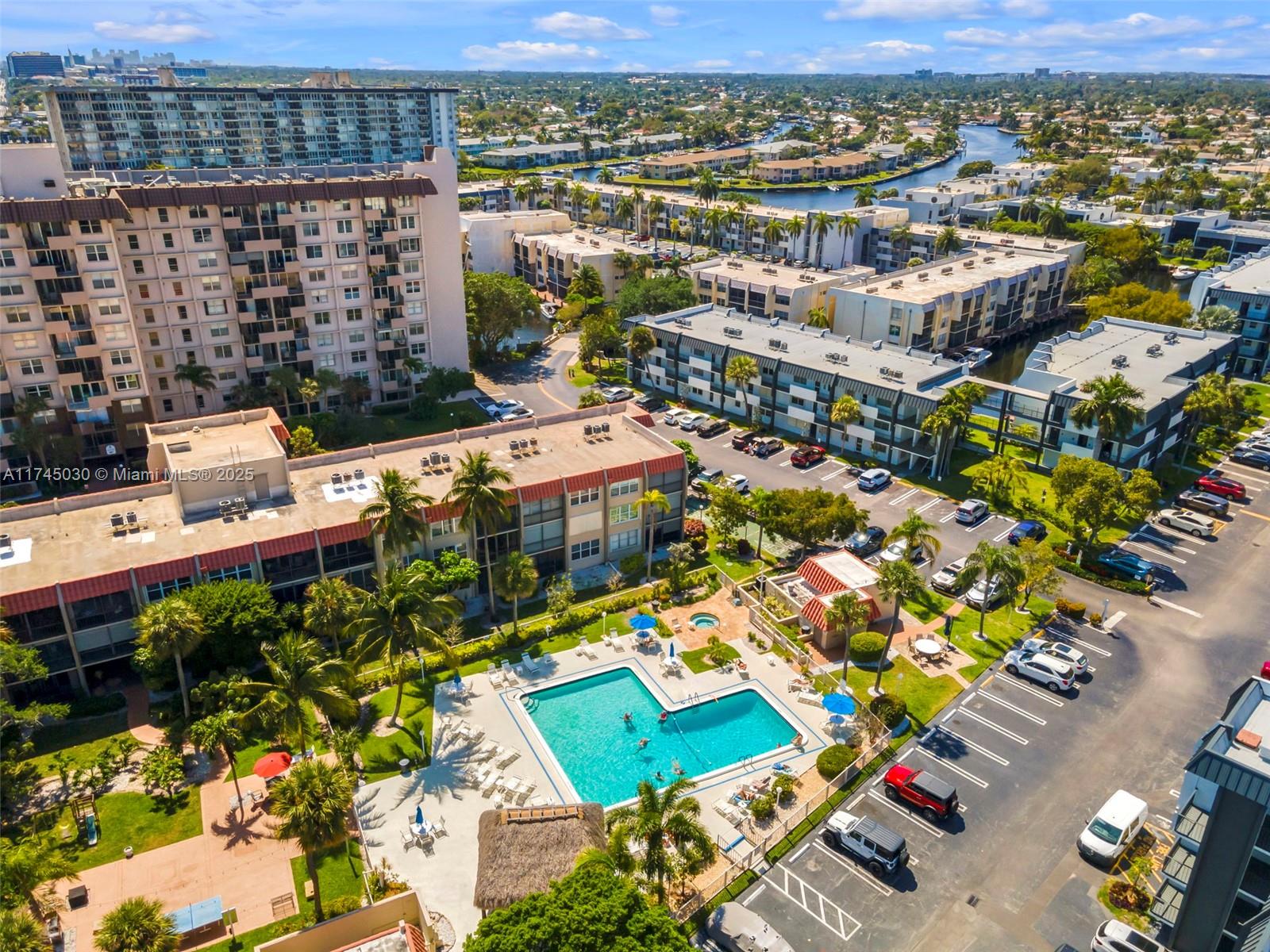 ISLAND CLUB ONE CONDO - Residential
