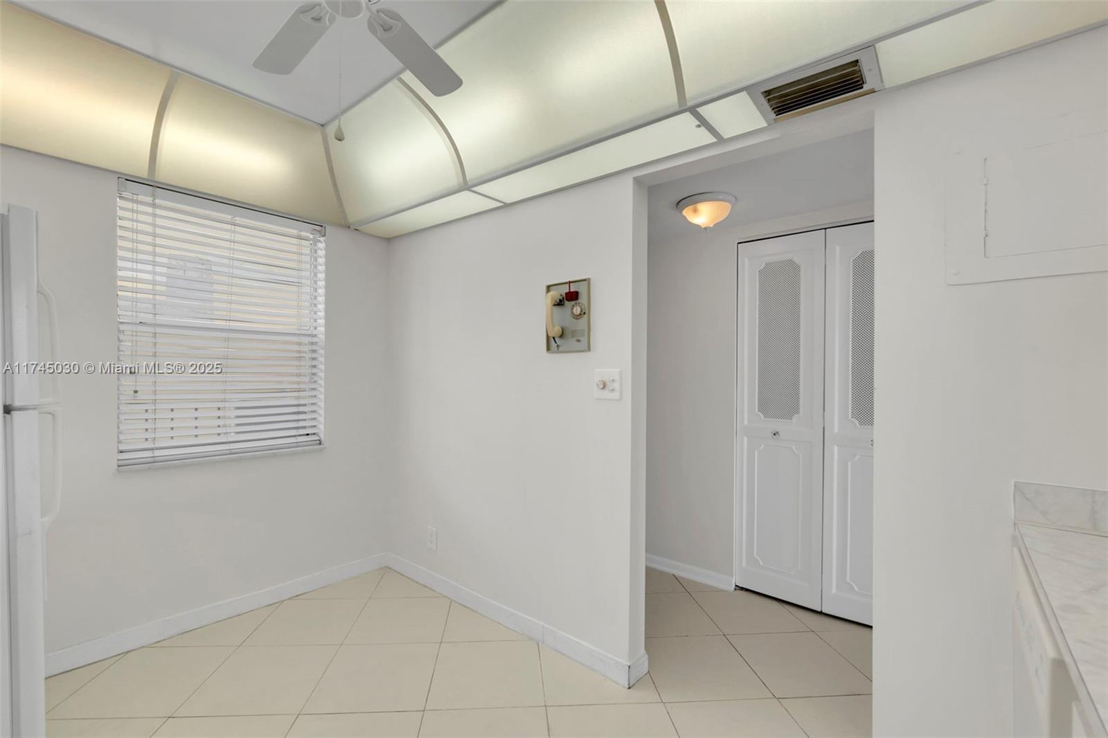 ISLAND CLUB ONE CONDO - Residential