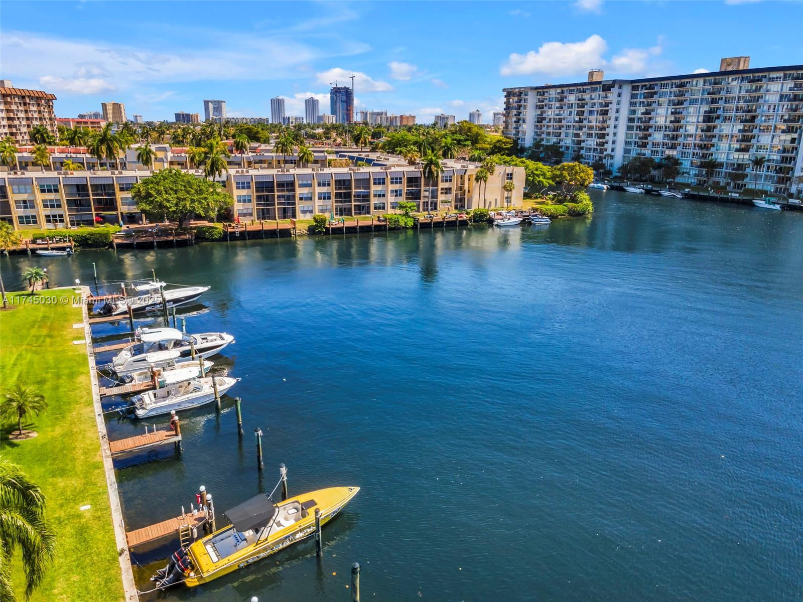 ISLAND CLUB ONE CONDO - Residential
