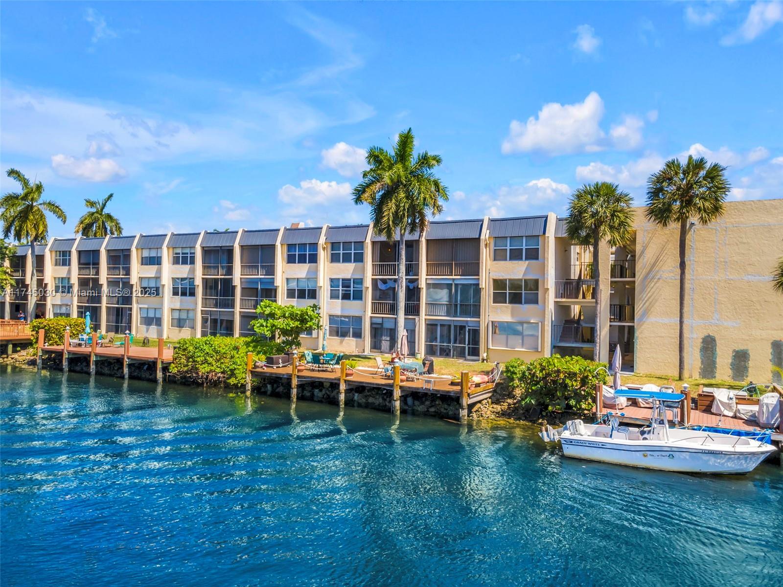 ISLAND CLUB ONE CONDO - Residential