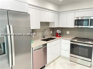 THE CARRIAGE CLUB NORTH C - Residential Lease