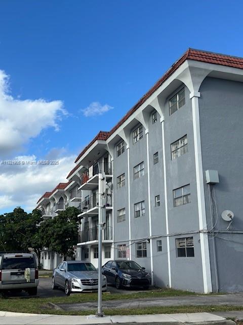 TROPICAL TERRACE CONDO - Residential