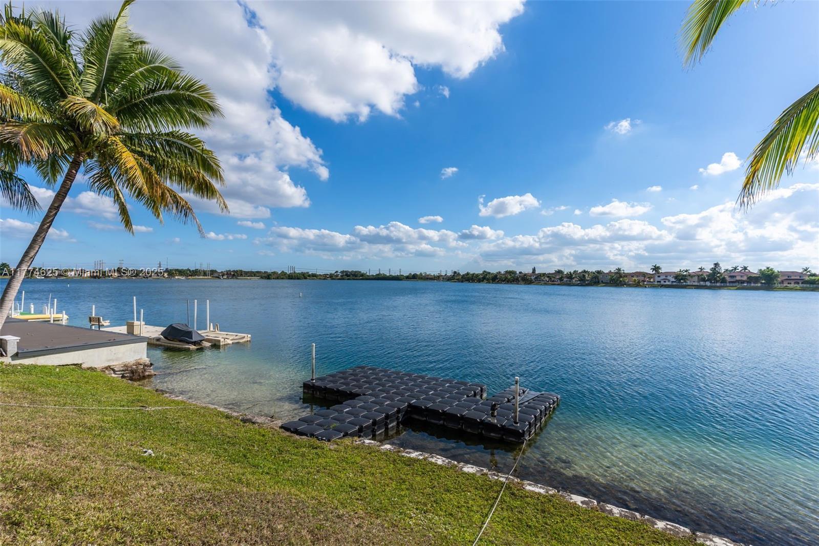 TWIN LAKE SHORES EAST - Residential