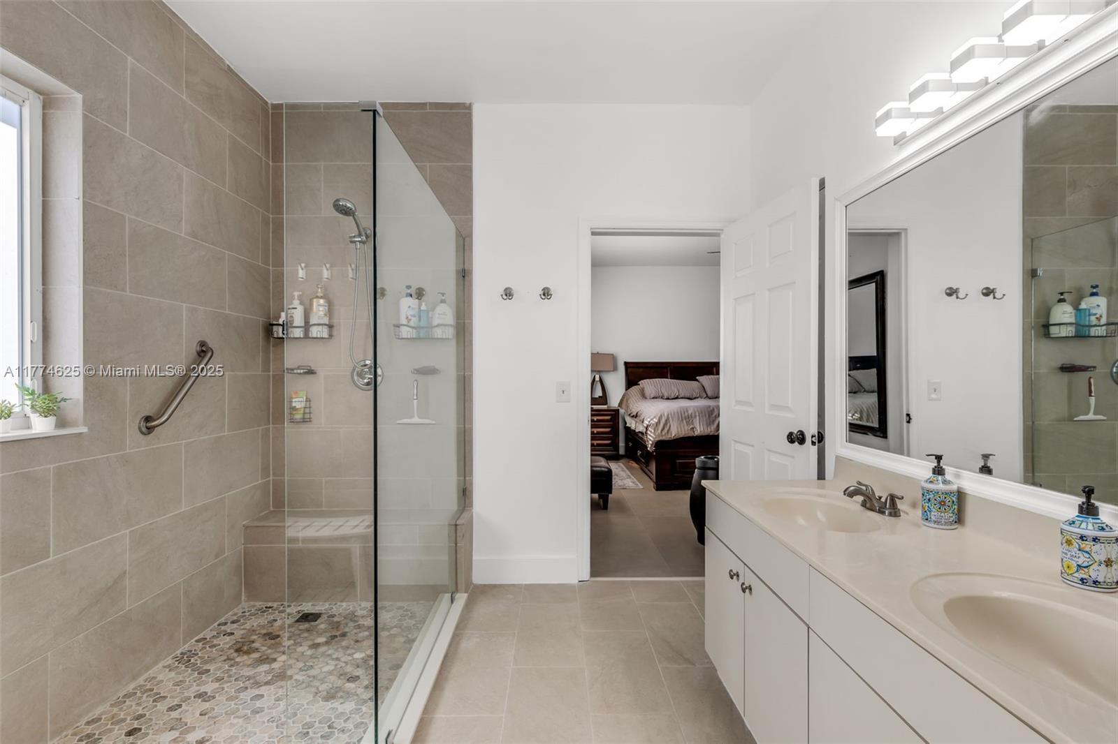 TWIN LAKE SHORES EAST - Residential