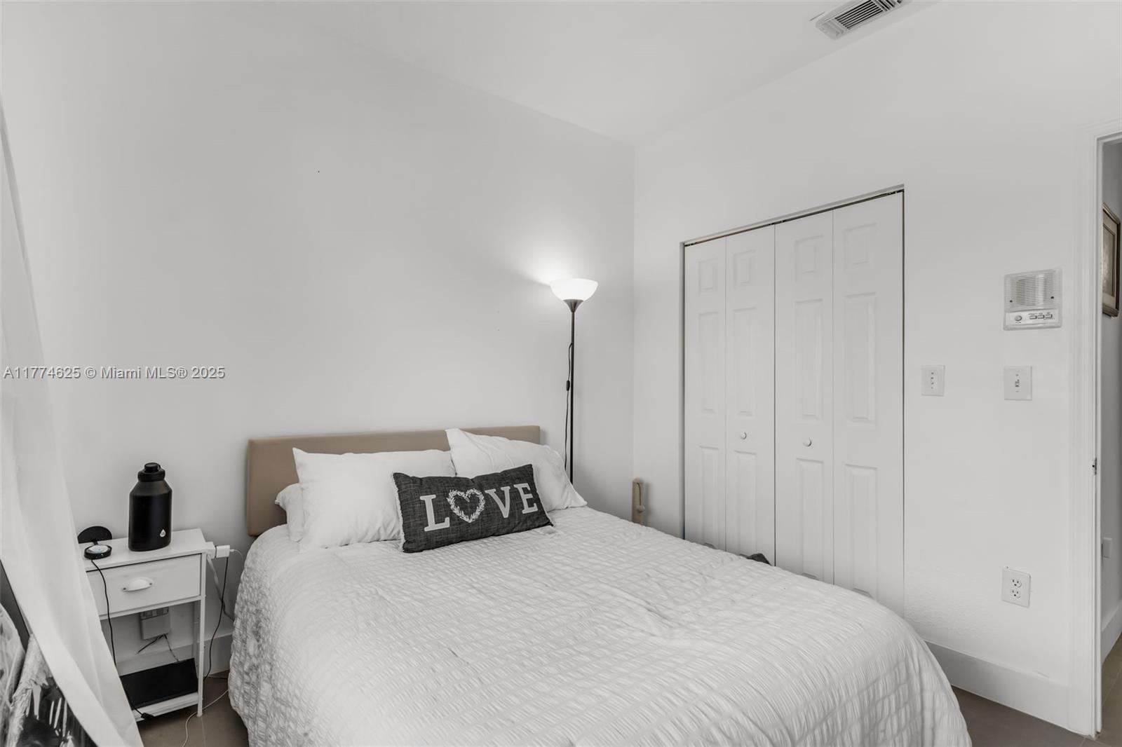 TWIN LAKE SHORES EAST - Residential
