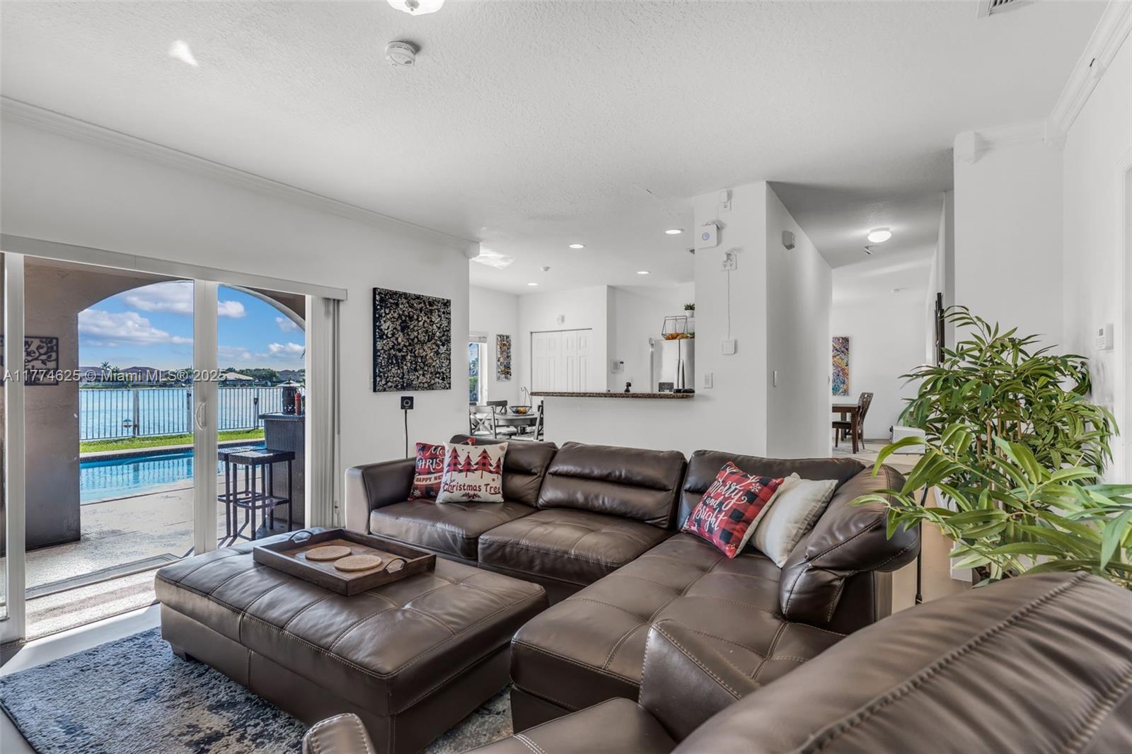 TWIN LAKE SHORES EAST - Residential