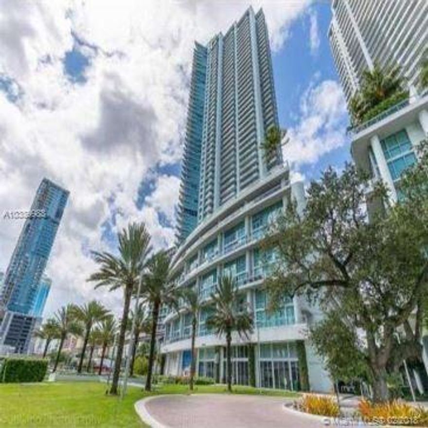 AMAZING 1/1.5 UNIT IN RIVERFRONTS MOST BEAUTIFUL BUILDING. CERAMIC FLOORS THROUGHOUT, STAINLESS STEEL APPLIANCES, GRANITE COUNTER TOPS, ITALIAN KITCHEN, RIVER AND CITY VIEWS. 5 STAR AMENITIES BUILDING WITH POOL, FITNESS CENTER, SPA, GAME ROOM, BILLARD, BUSINESS CENTER, 24 HOUR CONCIERGE, VALET AND MUCH MORE.