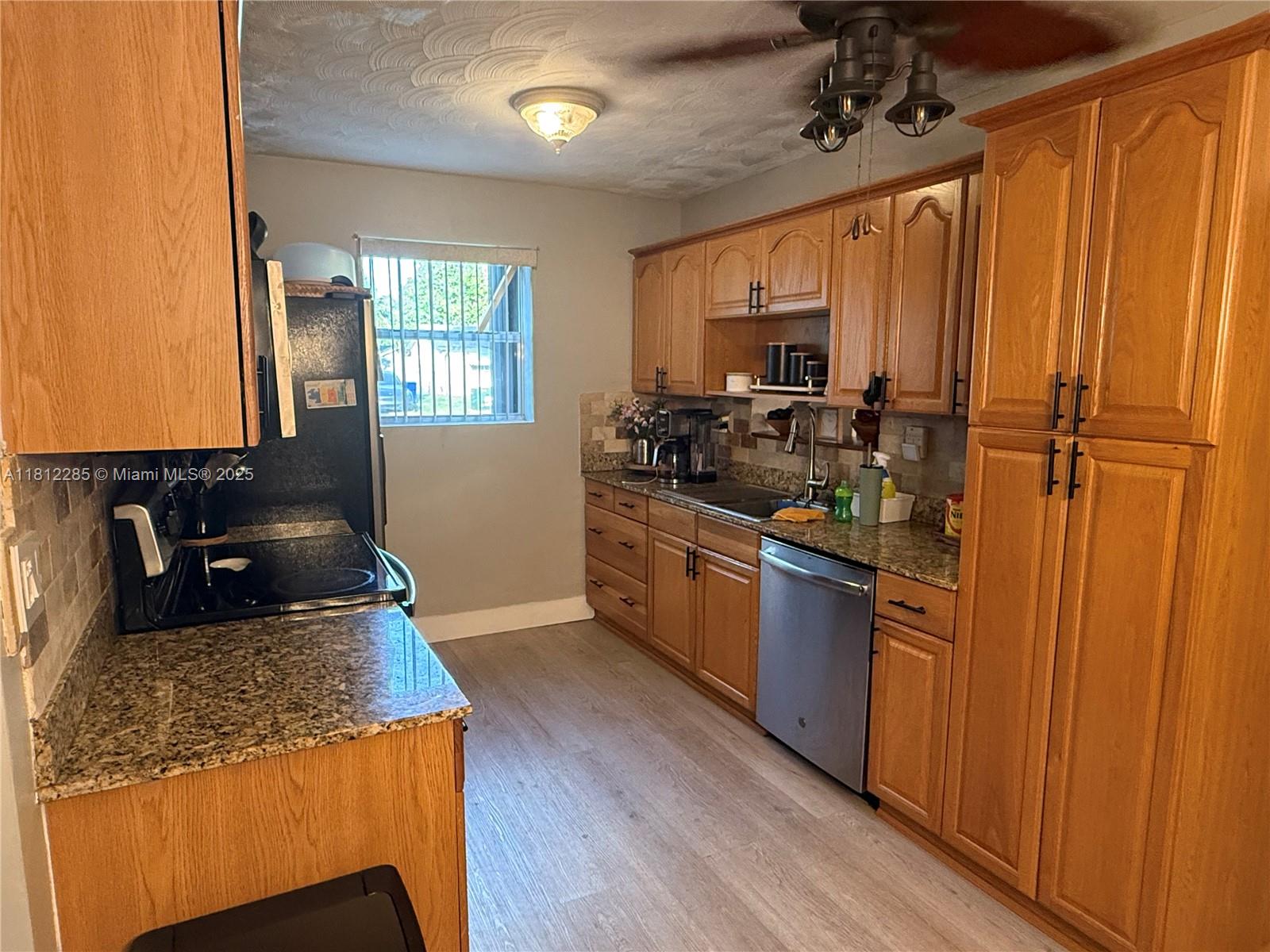 SUNSHINE PARK ESTATES ADD - Residential