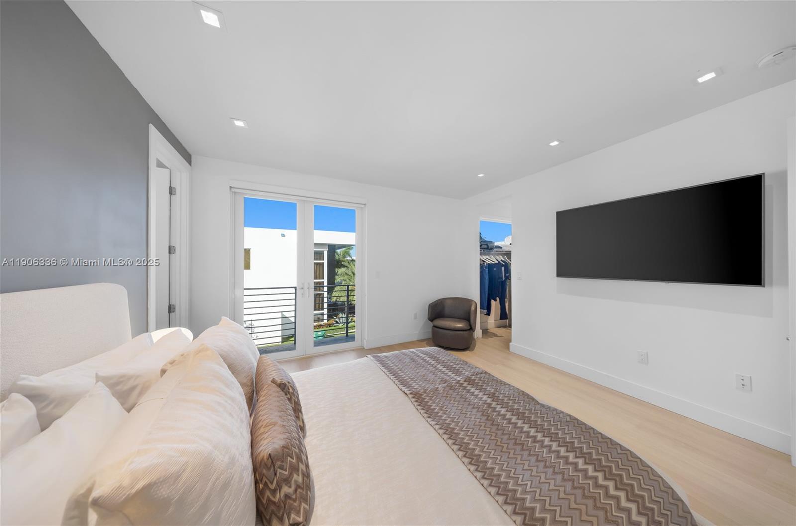 DORAL COMMONS RESIDENTIAL - Residential