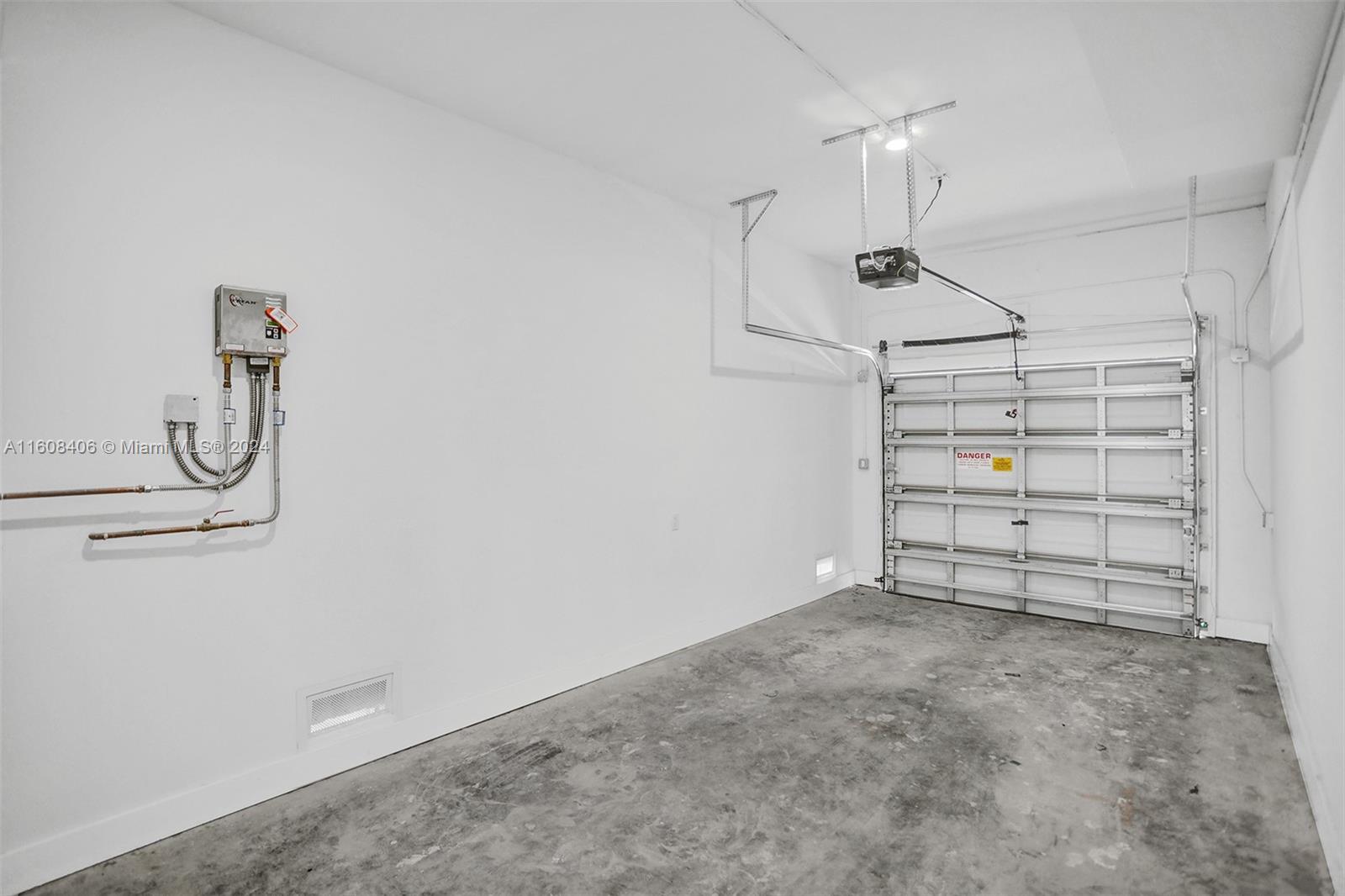 AURORA - Residential Lease