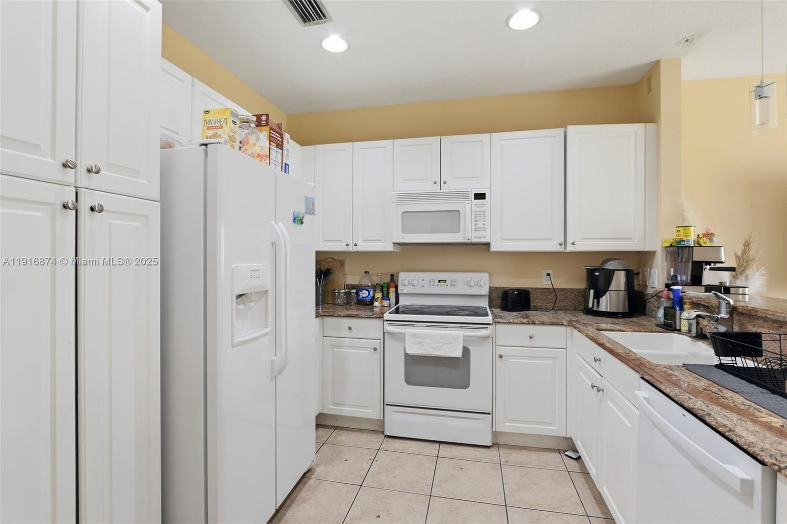 CARRIAGE HOMES AT BENTLEY - Residential