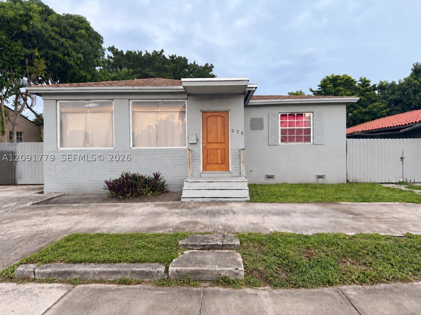 275 E 49th St