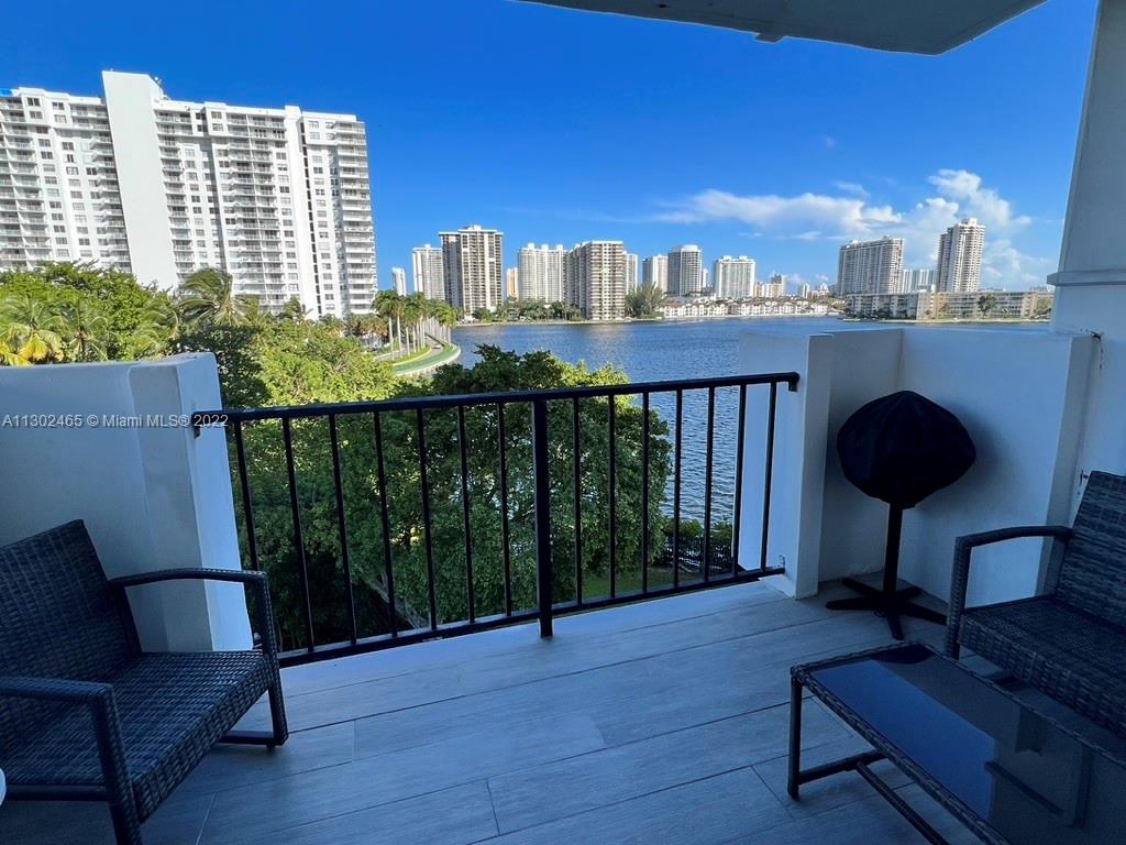 COMMODORE PLAZA CONDO - Residential