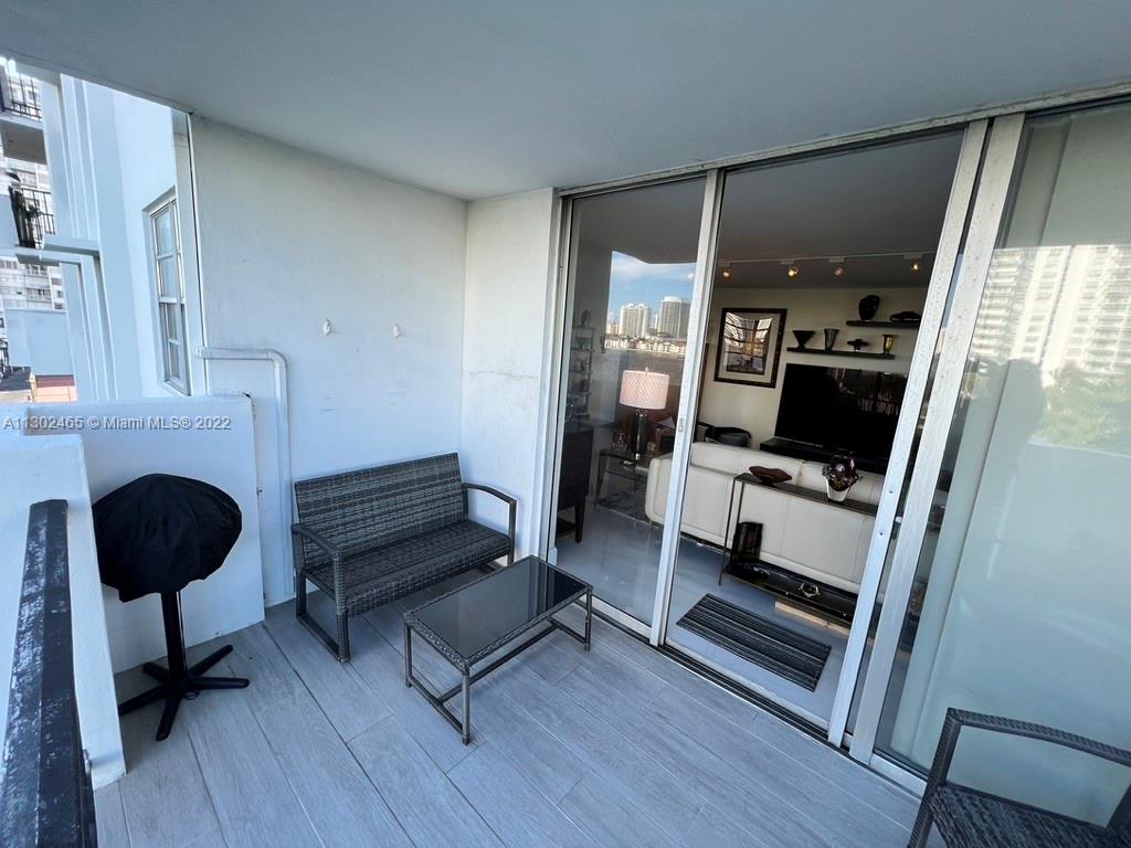 COMMODORE PLAZA CONDO - Residential