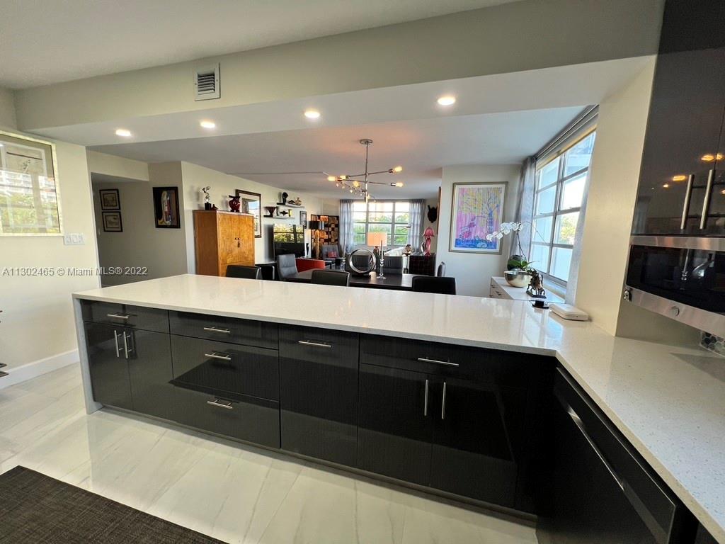 COMMODORE PLAZA CONDO - Residential