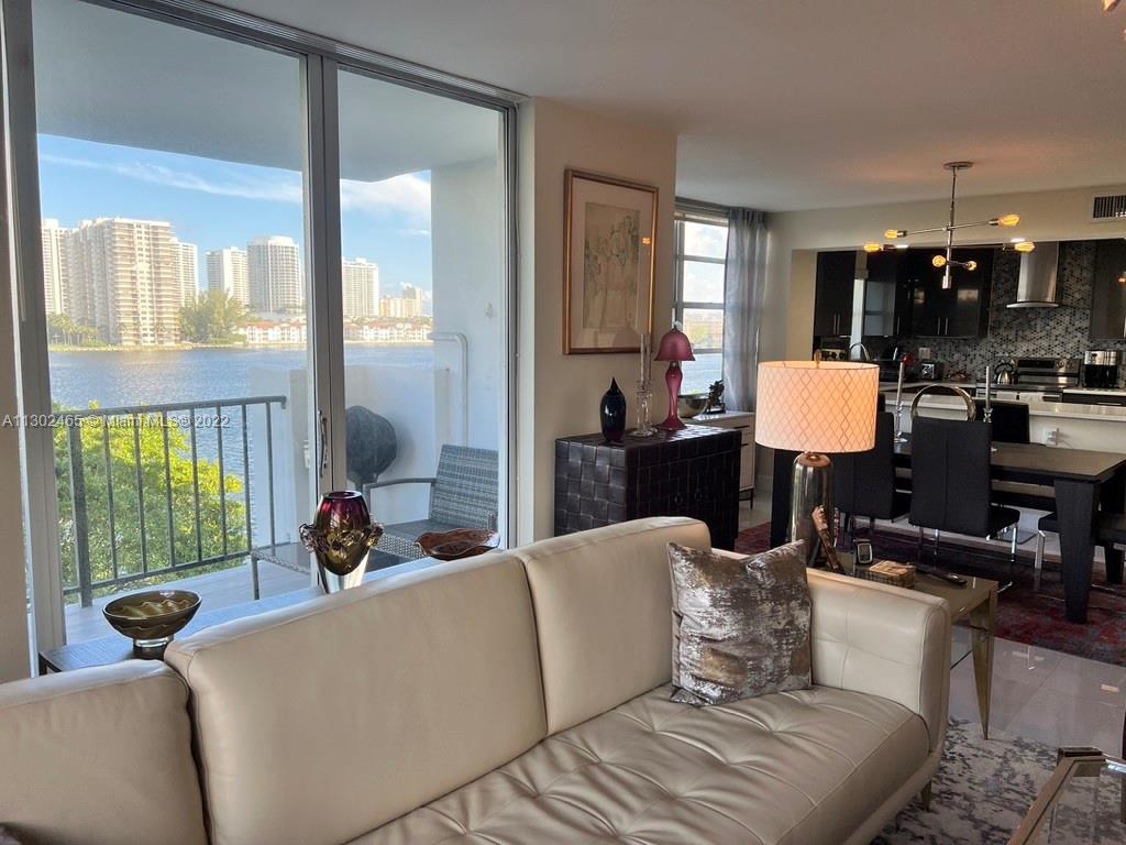 COMMODORE PLAZA CONDO - Residential