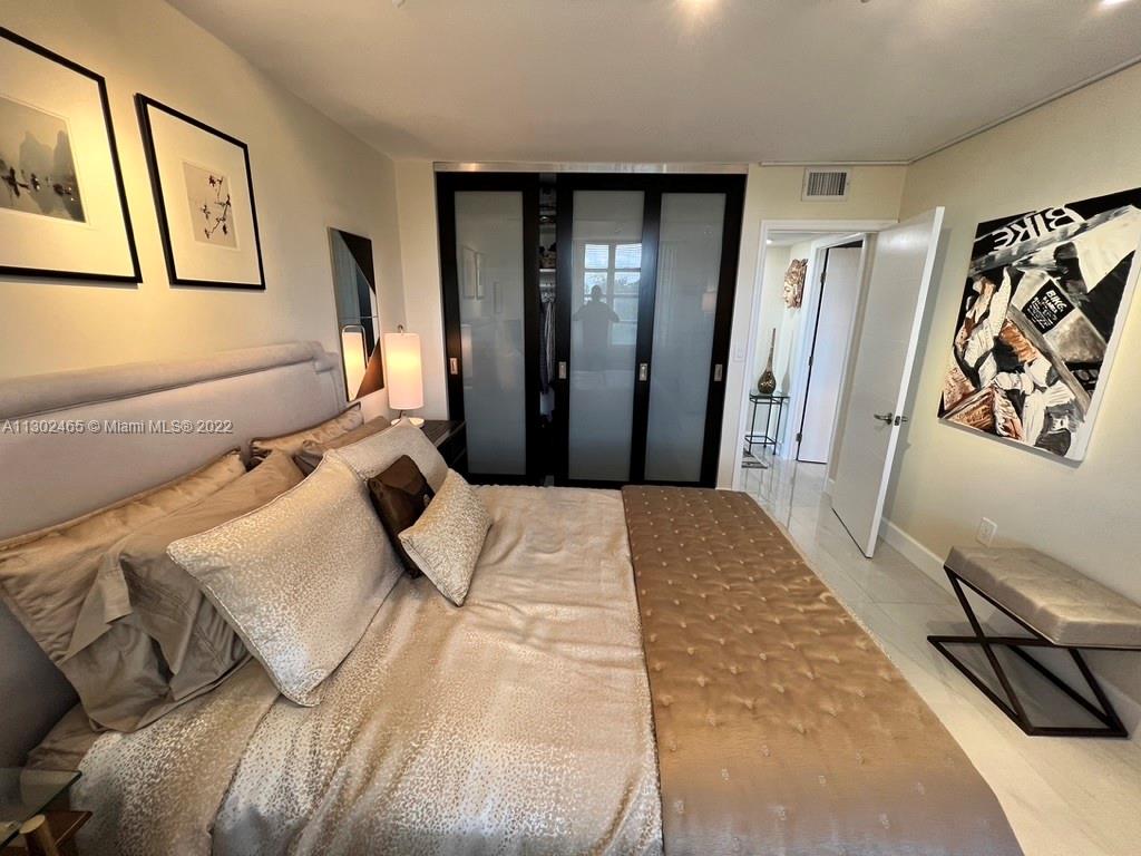 COMMODORE PLAZA CONDO - Residential