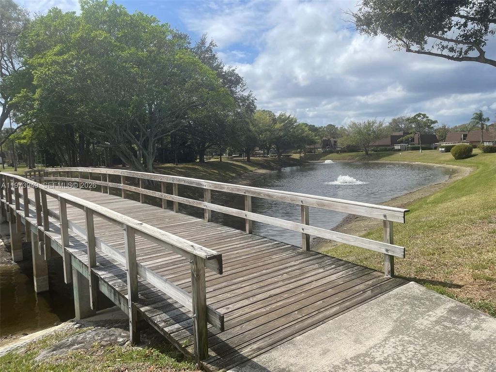 Photo of 1123 11th Ln #1123, Palm Beach Gardens, FL 33418 (MLS # A11973949)