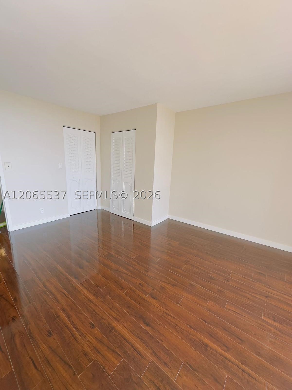 800 Parkview Dr 611